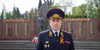 Поздравление начальника УМВД России по г. Севастополю генерал-майора полиции Сергея Сигунова с 80-летием Победы в Великой Отечественной войне 1941-1945 гг. - УМВД России по г. Севастополю