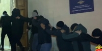 В ходе проверки на рынке «Крымский Привоз» выявили 12 мигрантов-нарушителей - Комсомольская Правда