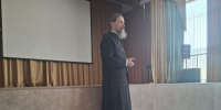 Священник на родительском собрании в 43-й школе - Севастопольское Благочиние