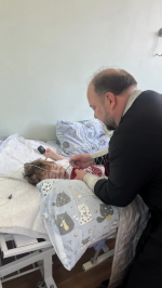 Священник посетил больных детей в Детском больничном комплексе