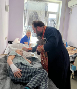 Священник вновь посетил находящихся на лечении в Первой горбольнице