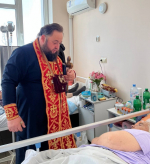 Священник вновь посетил находящихся на лечении в Первой горбольнице