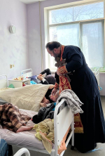 Больных в Первой горбольнице регулярно навещает священник